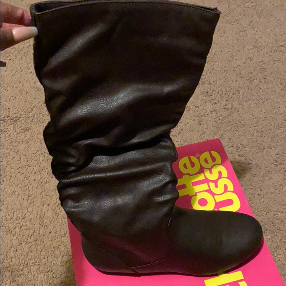 Charlotte Russe Boots Size 6